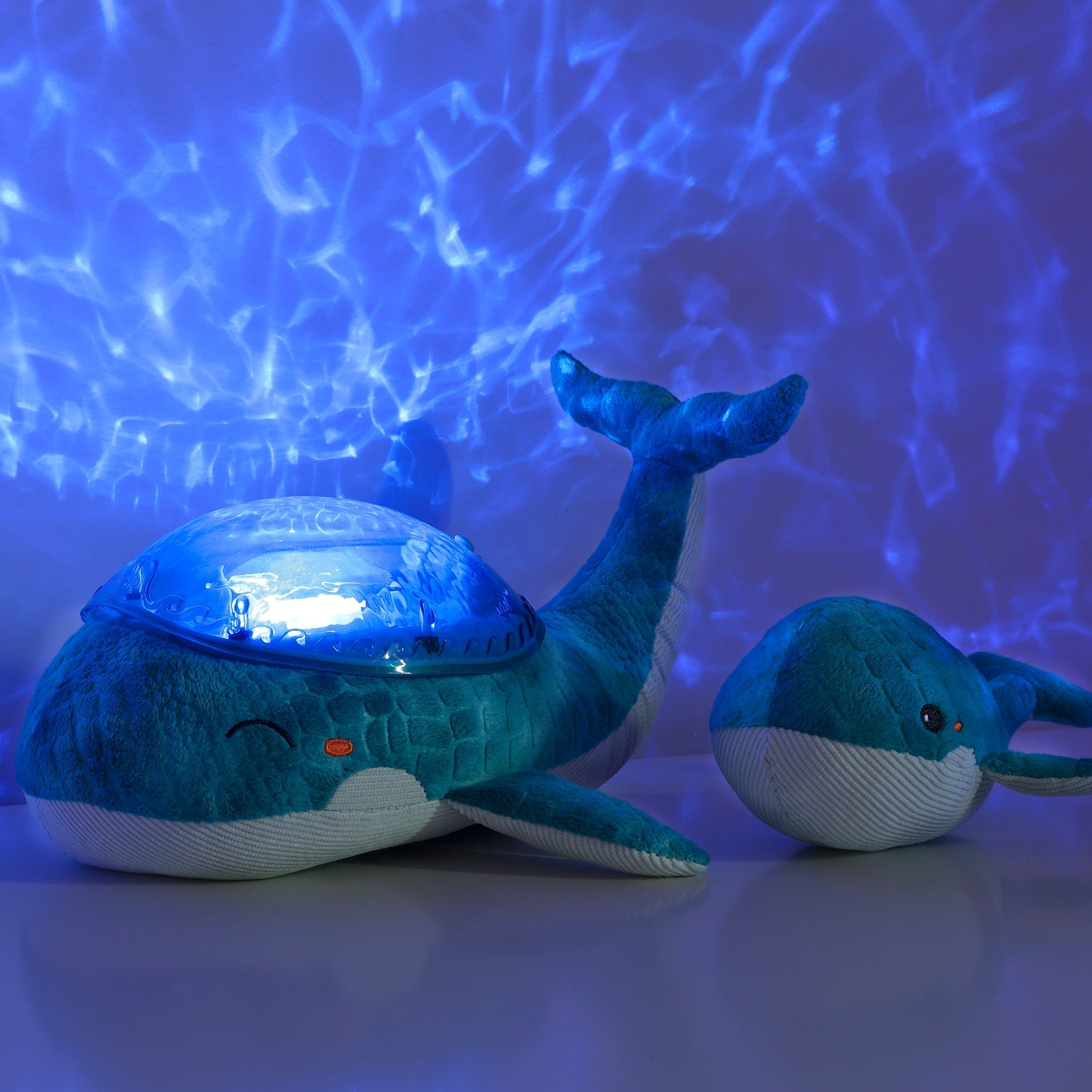 Tranquil Whale - Veilleuse en peluche multi-sensorielle Aqua